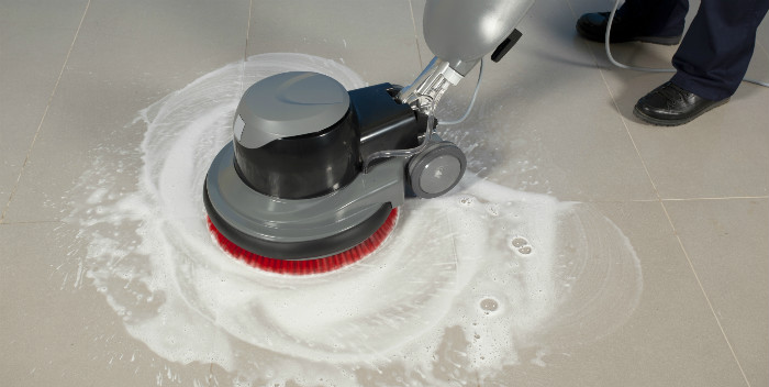 Machine cleaning floor